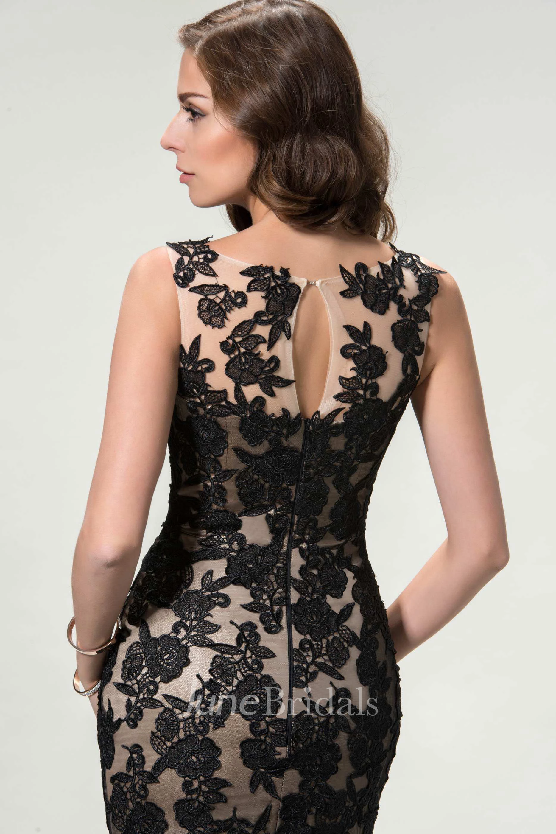 Sleeveless Bateau Neck Mermaid Long Lace Dress