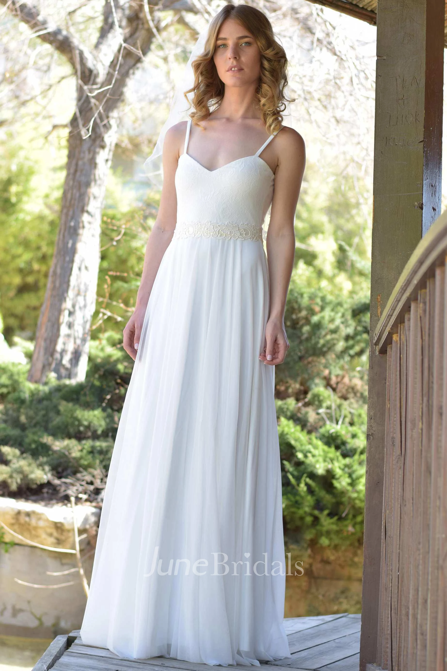 Spaghetti Chiffon Pleated Wedding Dress With Lace Appliques