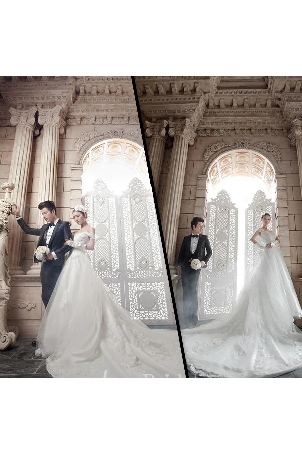 Vintage Off-the-Shoulder Lace Bowknot Wedding Dresses Lace With Long Train