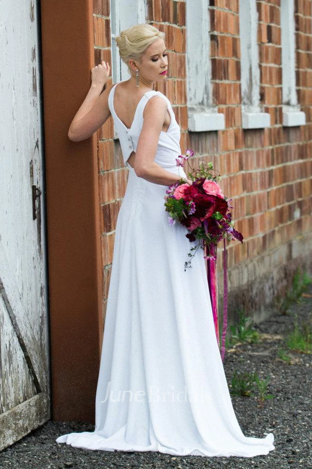 Chiffon Cowl-Neck Sleeveless Floor-Length Dress and Hand-Woven Hollow Three-dimensional Flowers White Pearl Hair Bands
