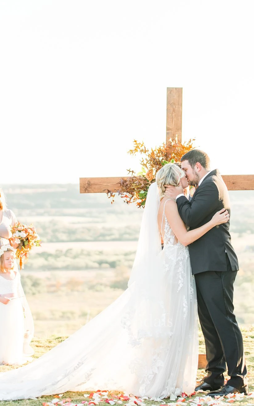 Bohemian Spaghetti A-Line Lace Beach Tulle Spring Wedding Dress With Deep-V Back And Appliques