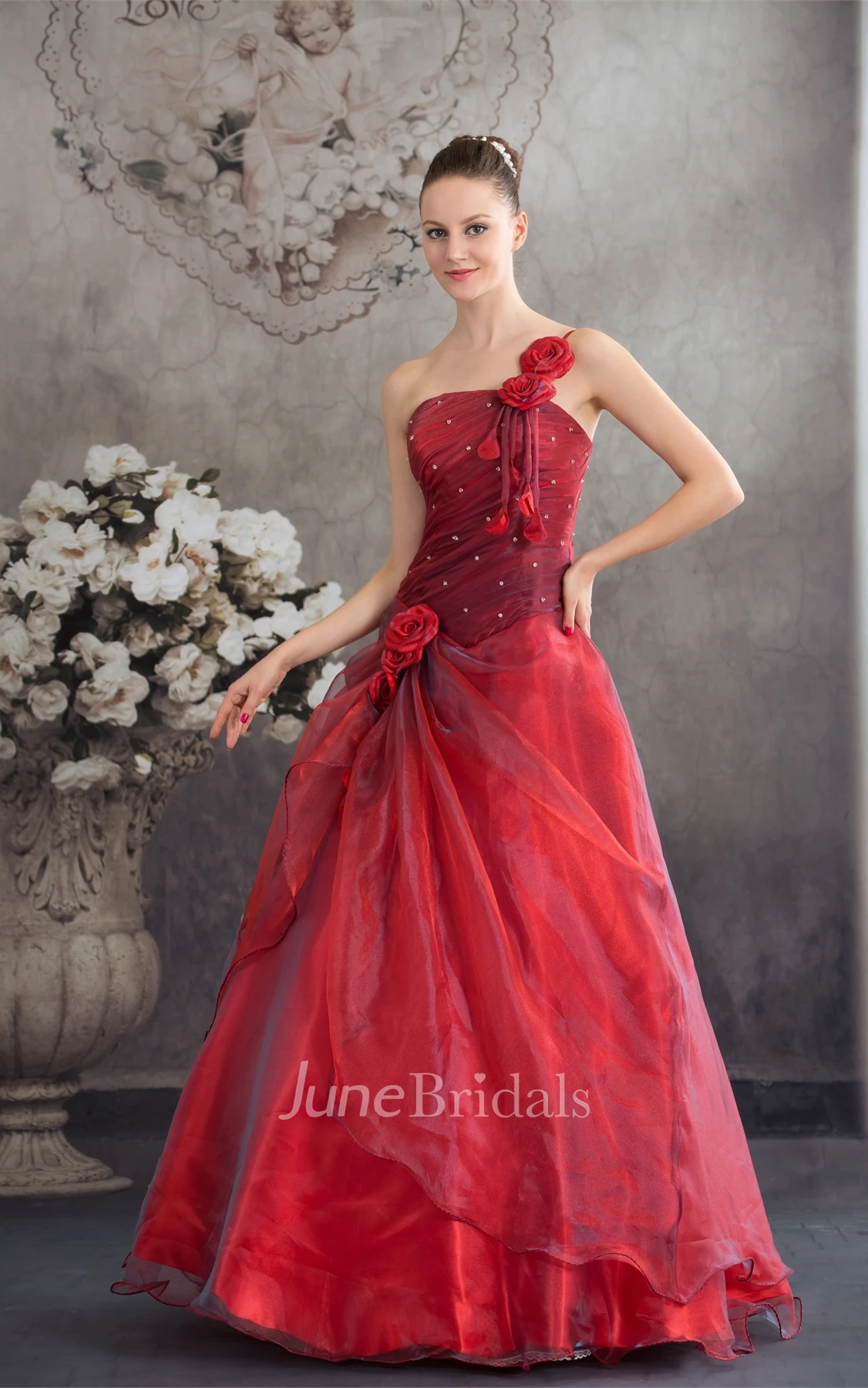 Single-Strap Sleeveless Ruched Ball Gown with Flower and Stress