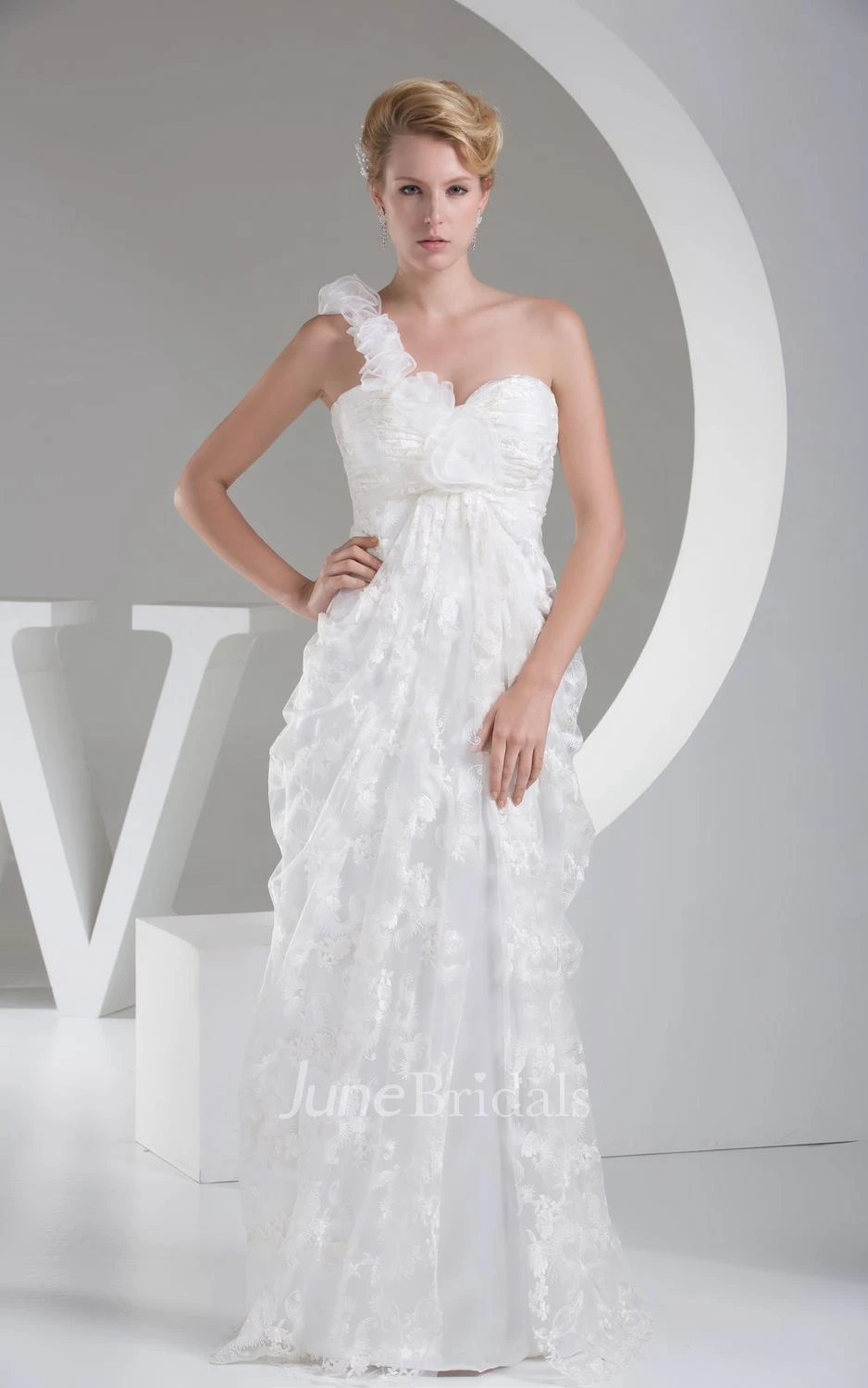 One-Shoulder Sleeveless Ruched Floor-Length Dress With Lace Appliques