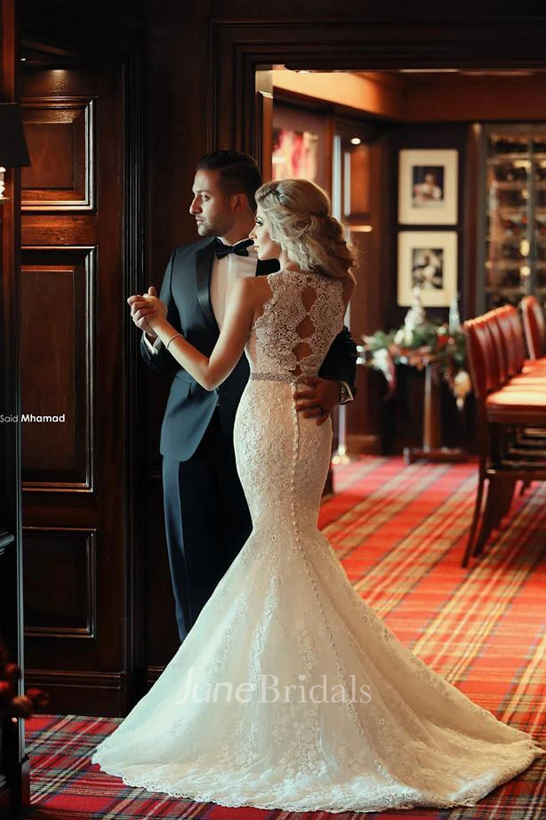 Gorgeous Lace Mermaid Wedding Dresses Beadings Sweep Train Bridal Gowns With Bottons