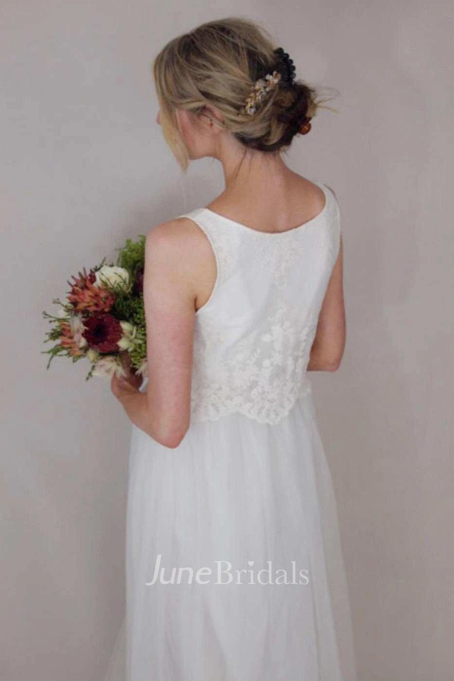 Casual Floor-Length Plunged Sleeveless Tulle Dress