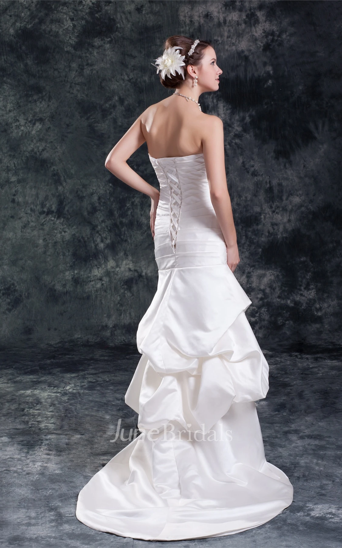 sweetheart ruching mermaid criss-cross dress with pick-up design