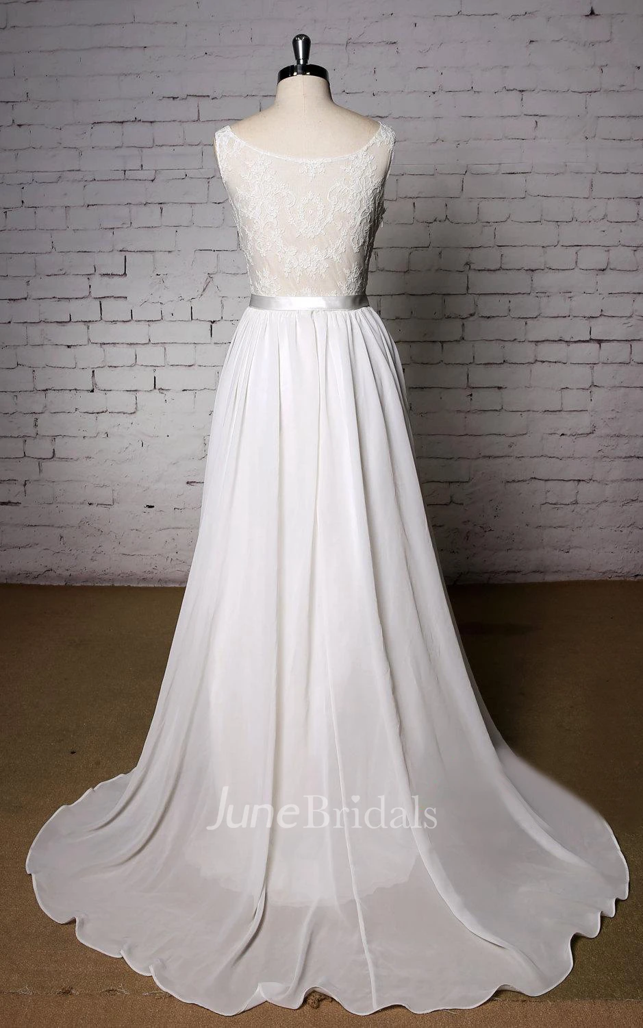Scoop Neck Sleeveless A-Line Wedding Dress With Chiffon Skirt