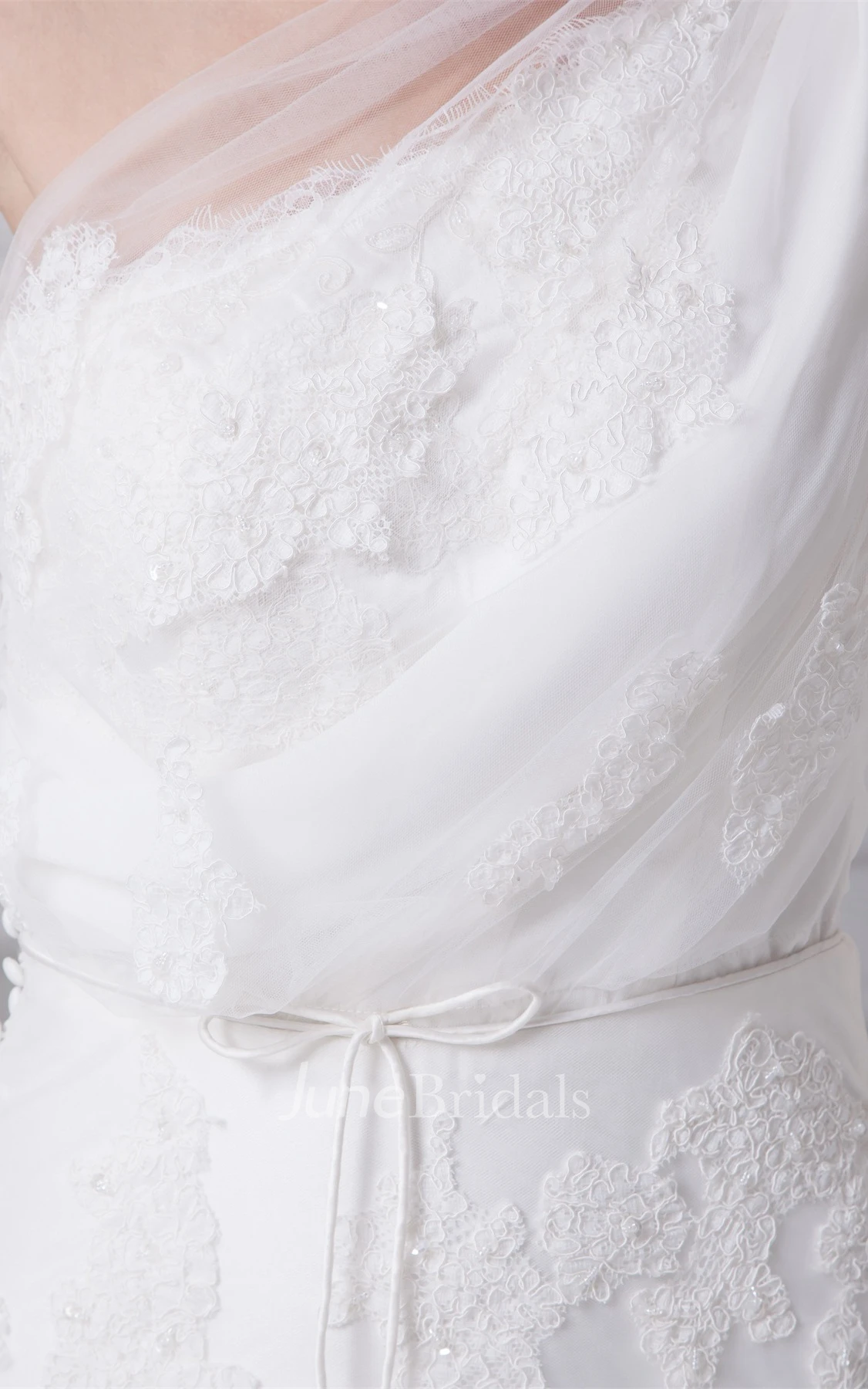 One-Shoulder Tulle Appliqued Dress with Trumpet Silhouette