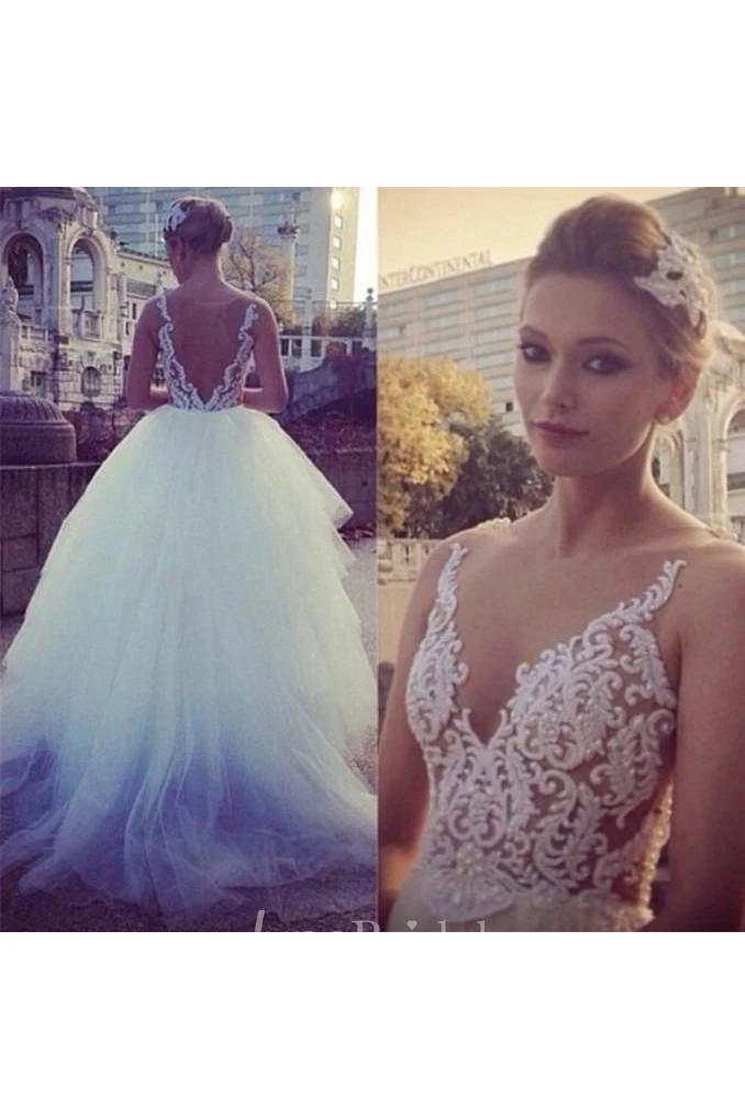 Chic Pearls Appliques Princess Wedding Dress Tulle Court Train