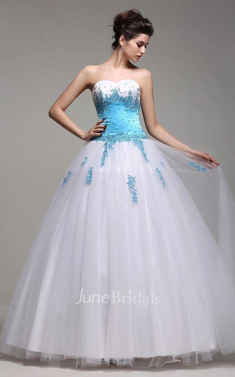 Sweetheart Tulle Ball Gown With Appliques and Beadings