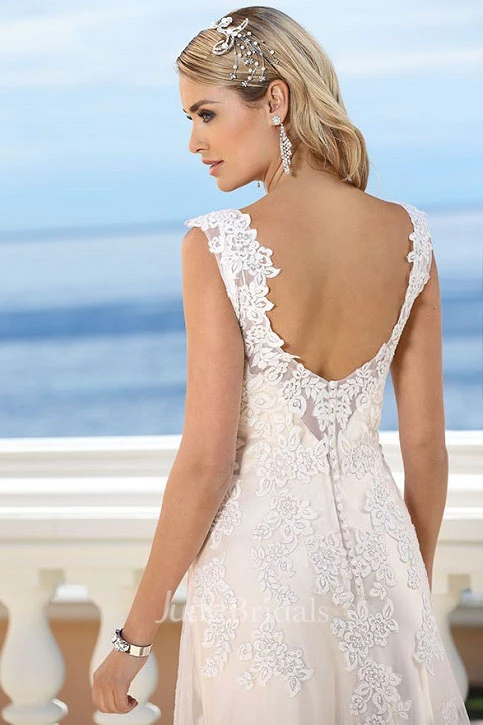 Square Maxi Appliqued Lace Wedding Dress With Court Train And V Back