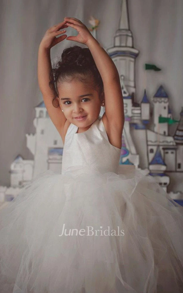 Stunning Ruffled Sleeveless Tulle Dress