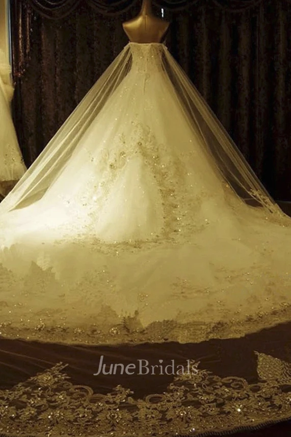 Watteau Train Luxury Strapless Sweetheart Wedding Ball Gown With Beading And Lace Appliques