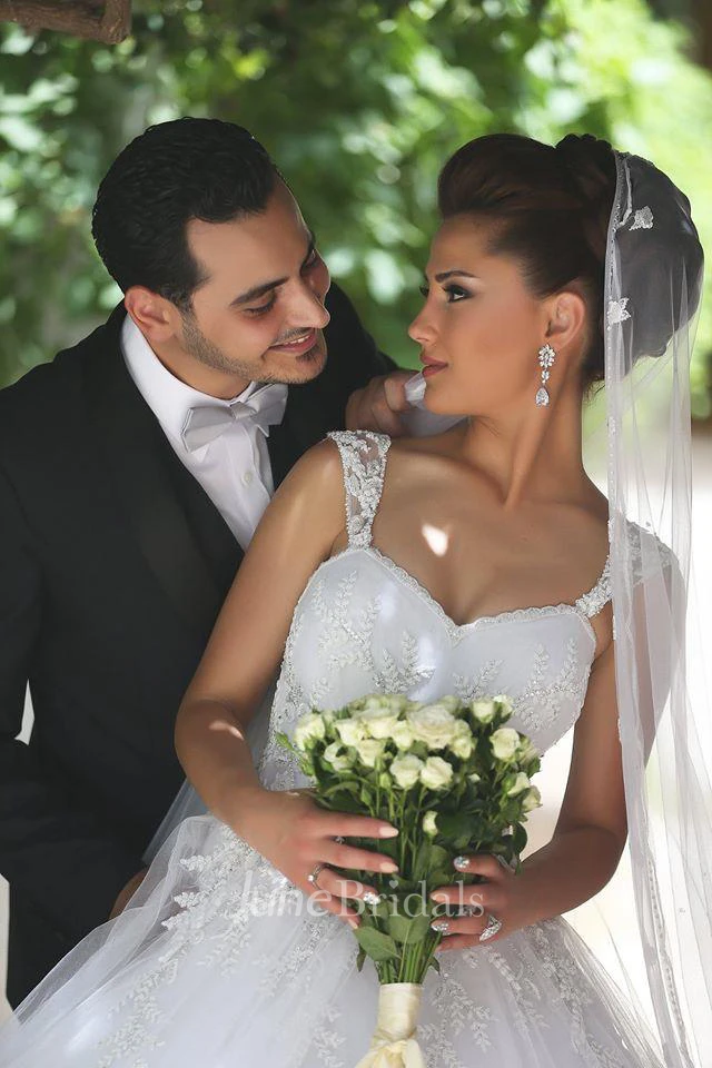 Delicate Strap Tulle Wedding Dress Beadings Appliques Ball Gown