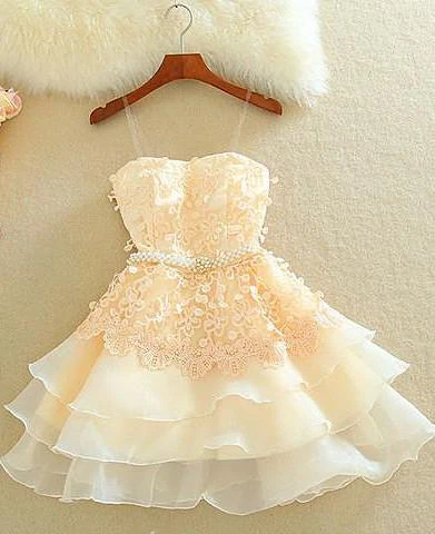 Lovely Sweetheart Mini Homecoming Dress Lace Appliques Layered
