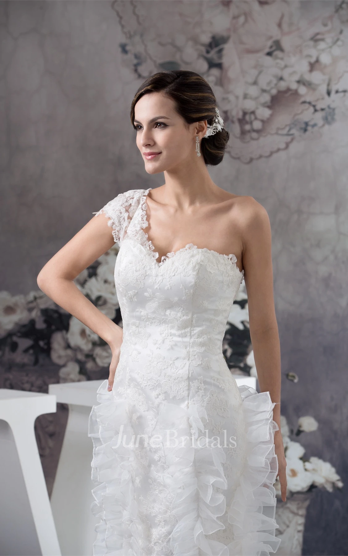 One-Shoulder Lace Mermaid Dress with Ruffled Design