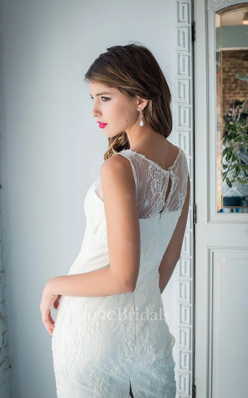 Short Lace Weddig Dress With Beading