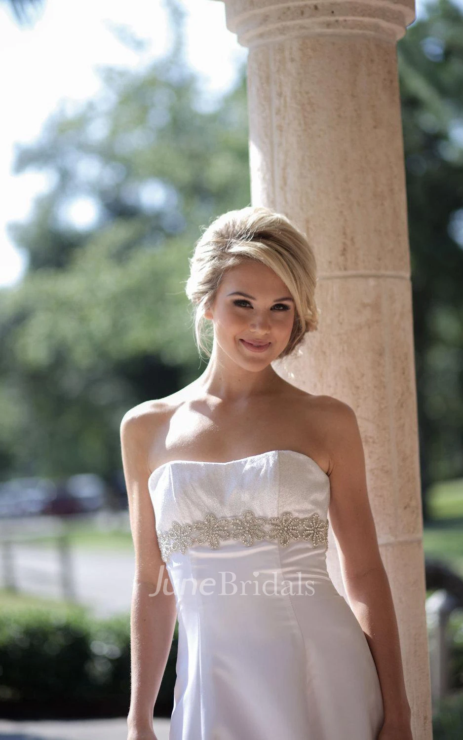 Sleeveless Sleeve Satin Dress With Beading