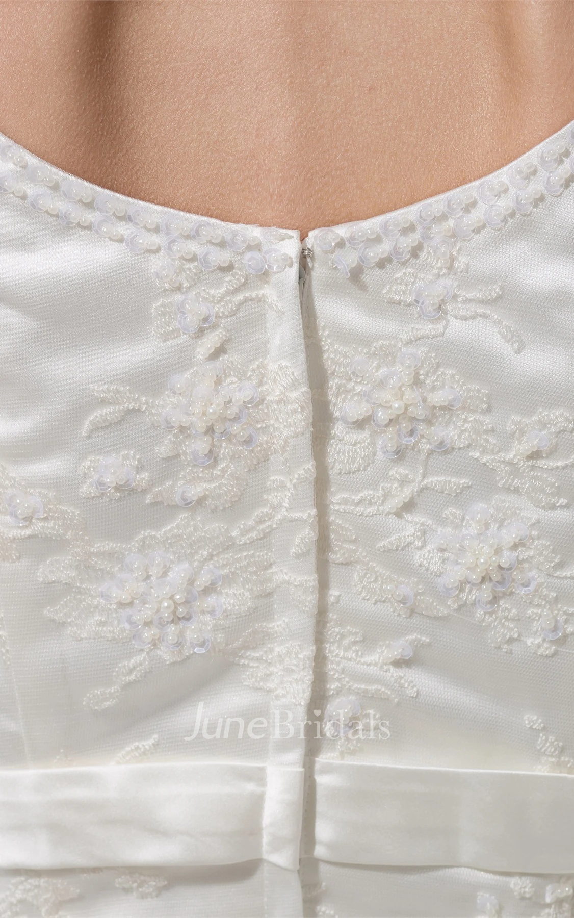 Sleeveless Mermaid Sheath Dress with Appliques and Ribbon