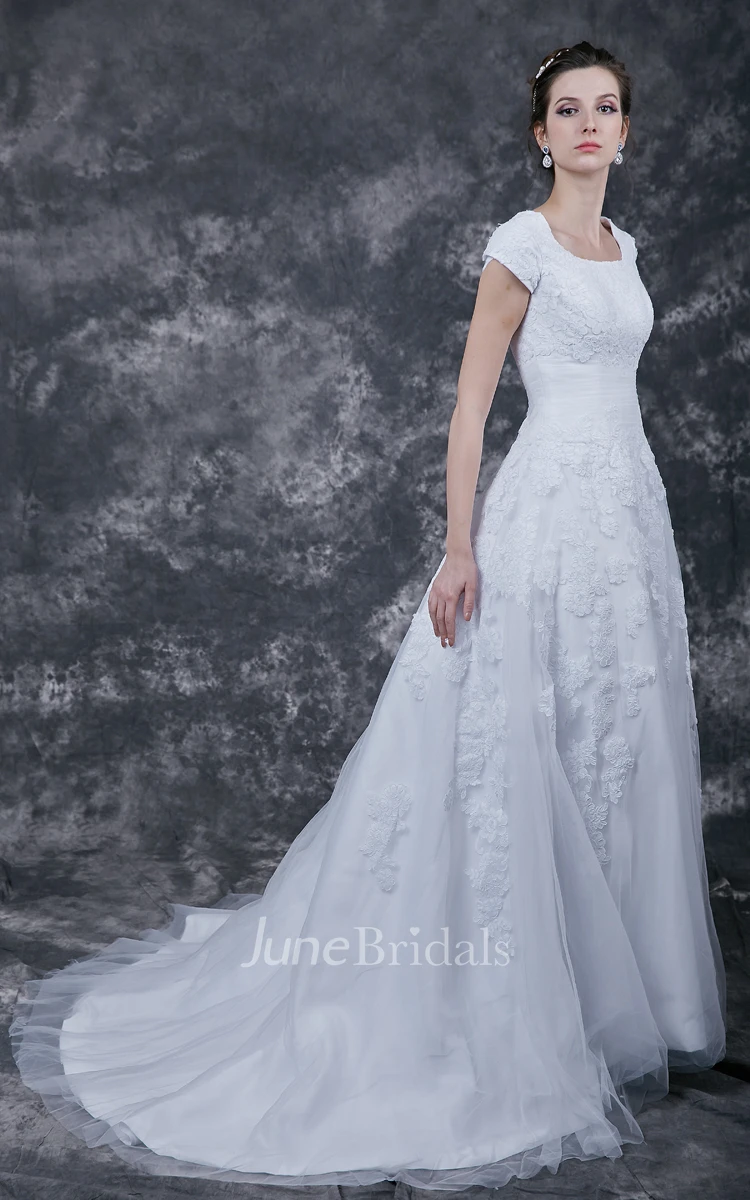 Vintage Style Modest Bridesmaid Dress With Court Train