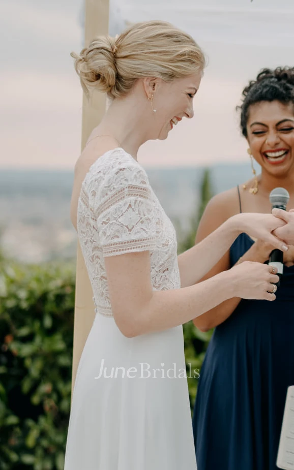 Bohemian Sheath Vintage Short Sleeve Bride Dress Bateau Neckline with Sweep Train Garden