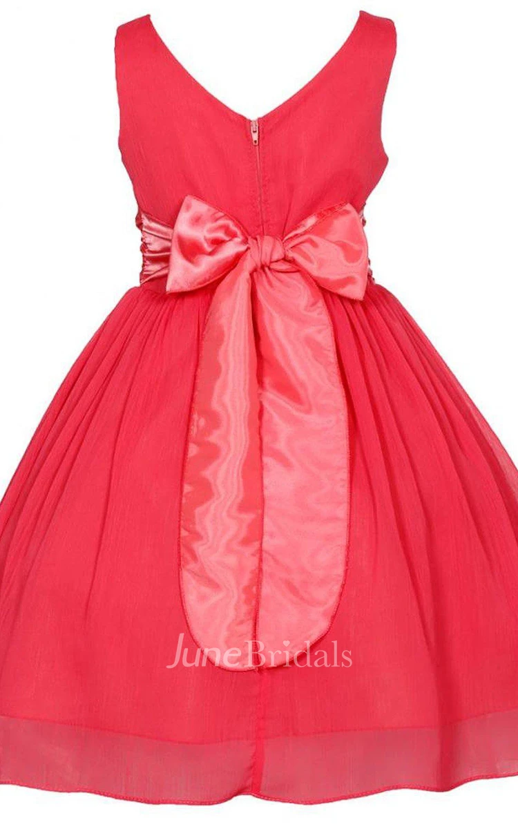 Sleeveless V-neck A-line Dress With Flower and Pleats