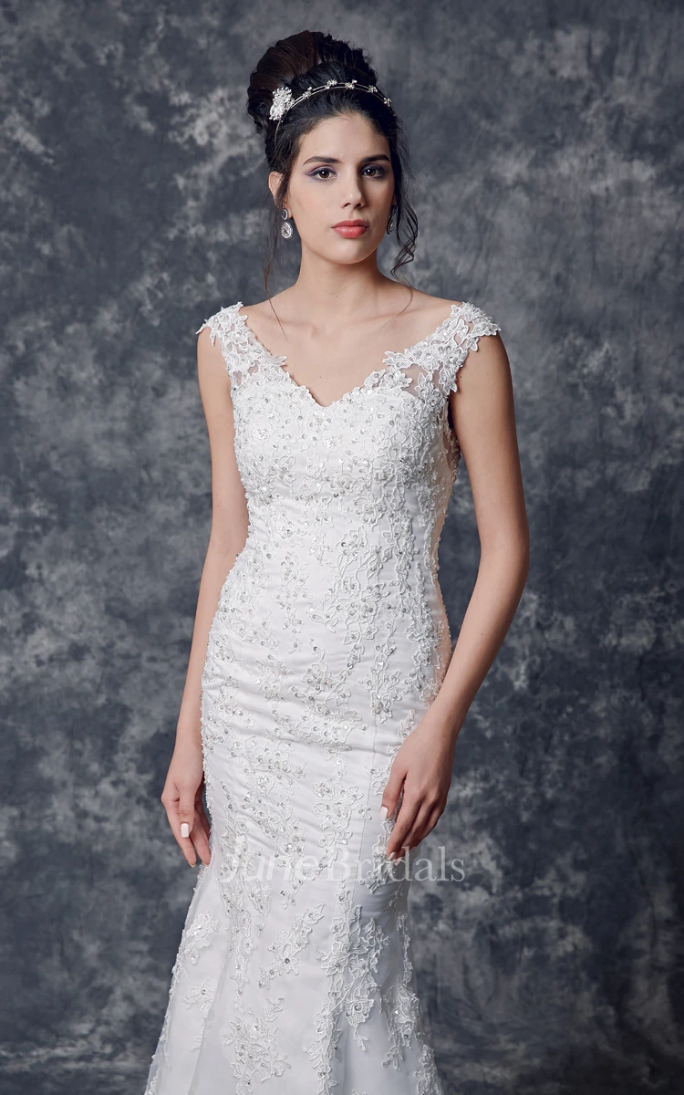 Luxurious Short Sleeve Low-v Neck Mermaid Organza Dress With Lace Applique