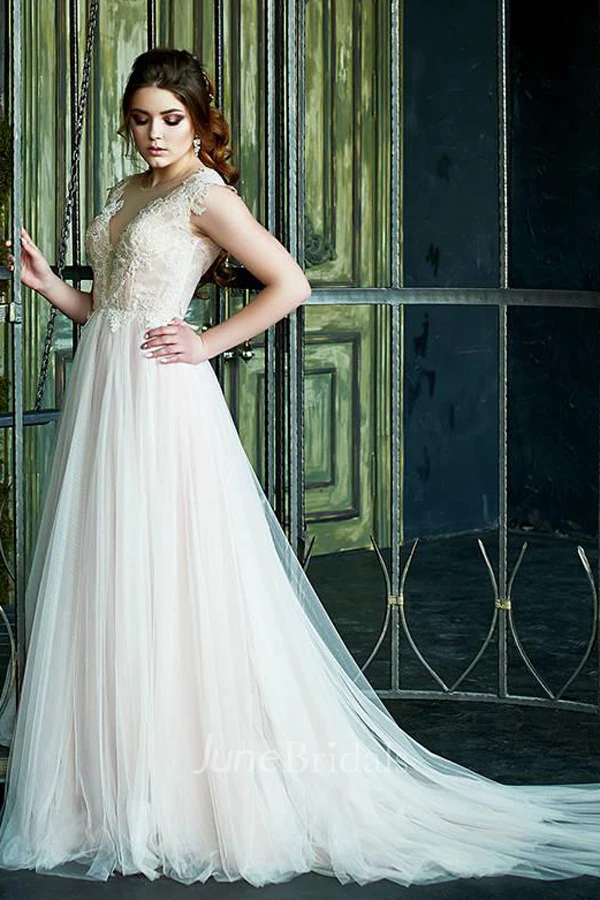 Deep-V-Neck Cap-Sleeve Tulle Dress With Lace Top And Sweep Train