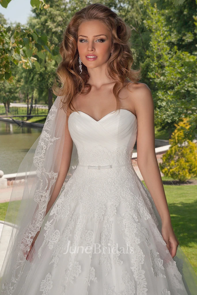 A-Line Cap-Sleeve Floor-Length Ruched Sweetheart Tulle Wedding Dress With Appliques And Cape