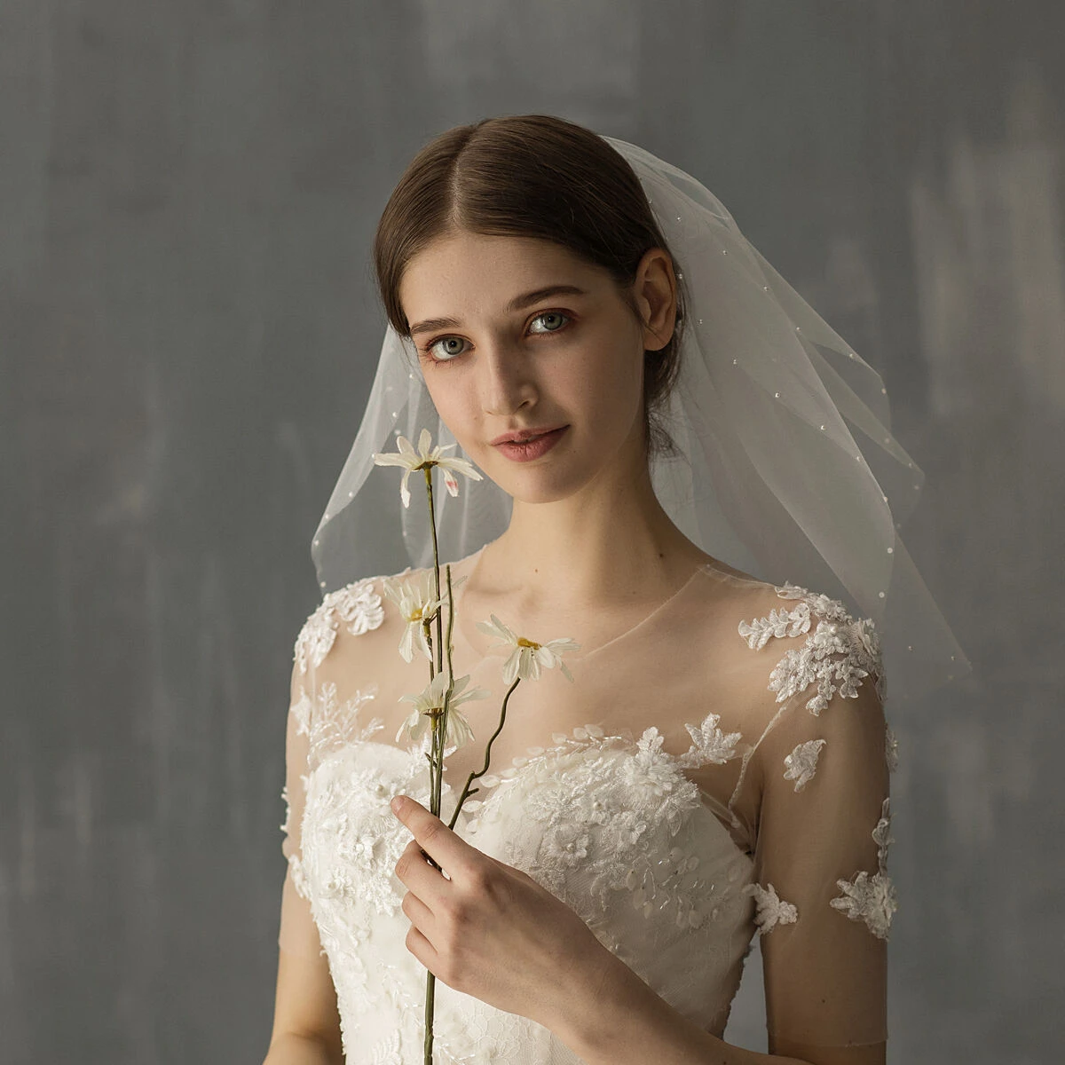 https://img3.cdn.junebridals.com/image/0x0/90/0/f8e5aa5a196523df/b9f072c2cb15574180b04df09f77b6cc.jpg?format=webp