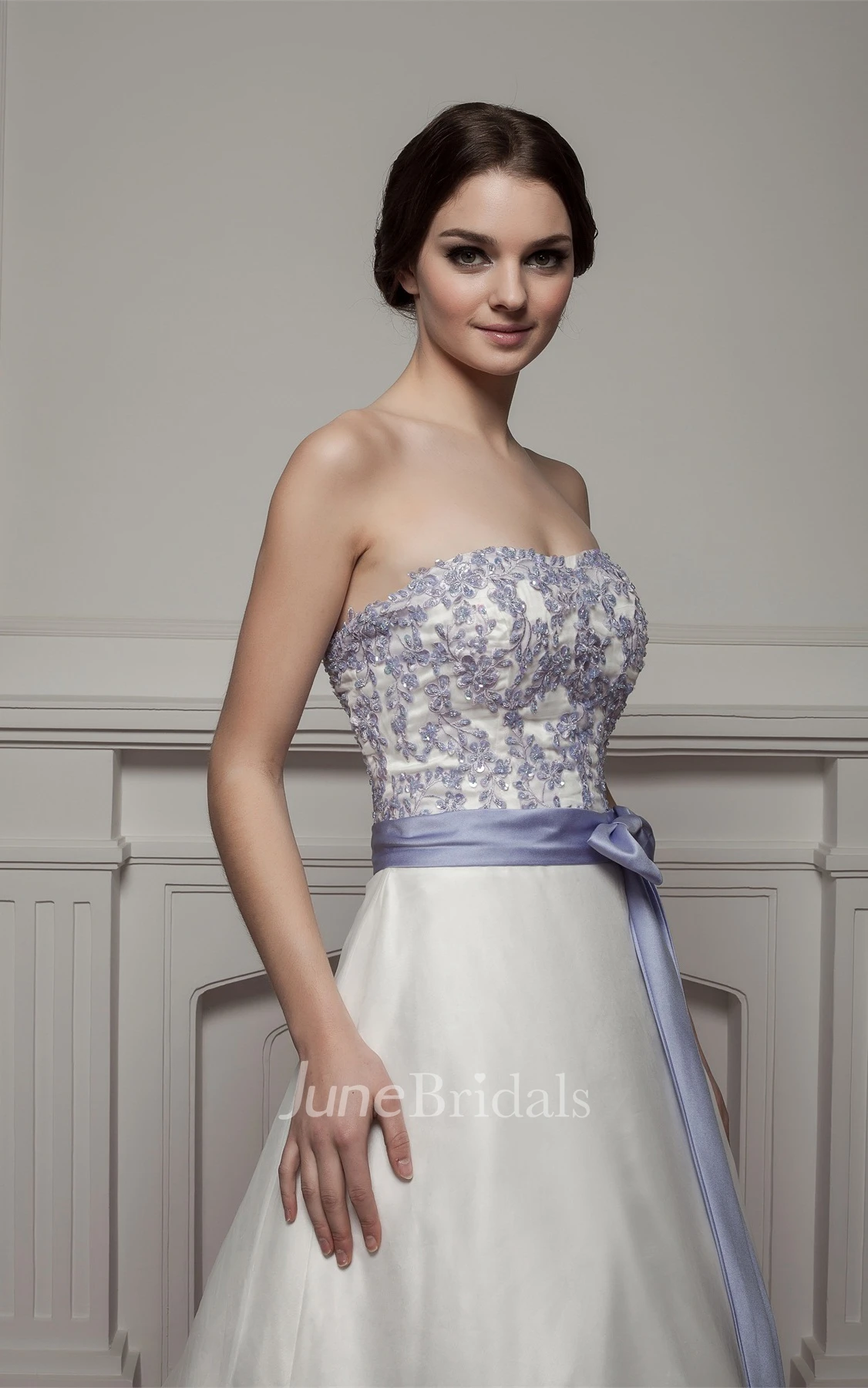 Sweetheart Appliqued A-Line Gown with Ribbon and Court Train