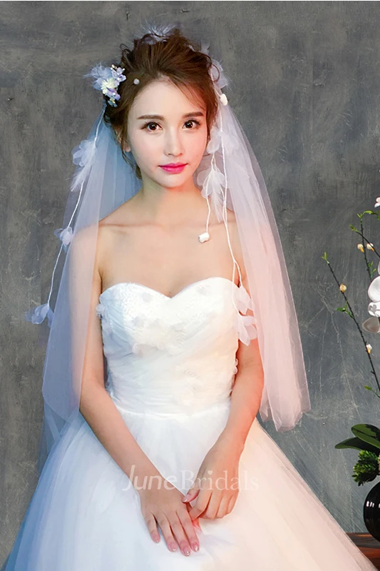 Latest Korean Handmade Tulle Wedding Veil with Draping Lines and Flowers