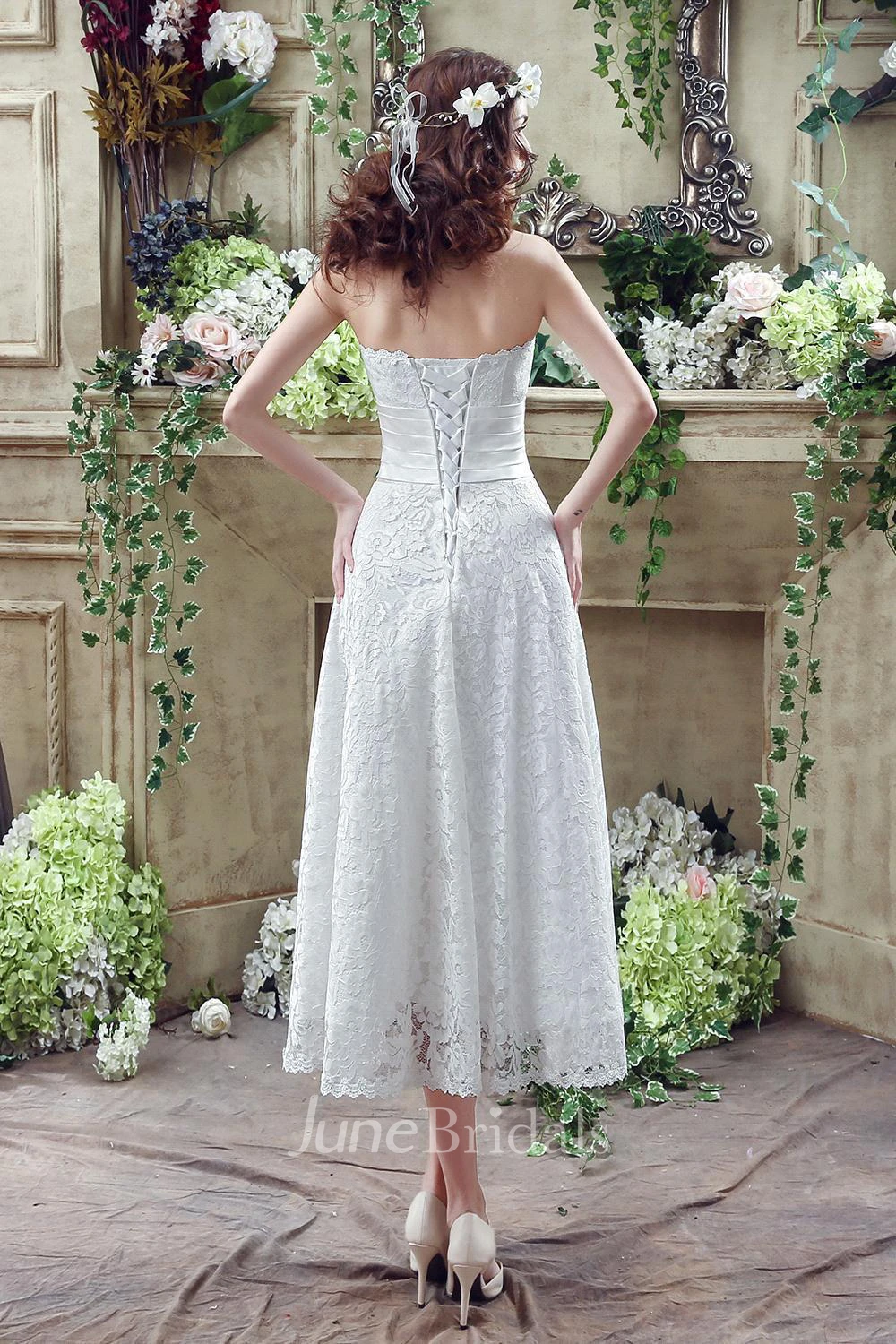 Delicate Lace Flower Strapless Wedding Dress A-line Sleeveless Lace-up