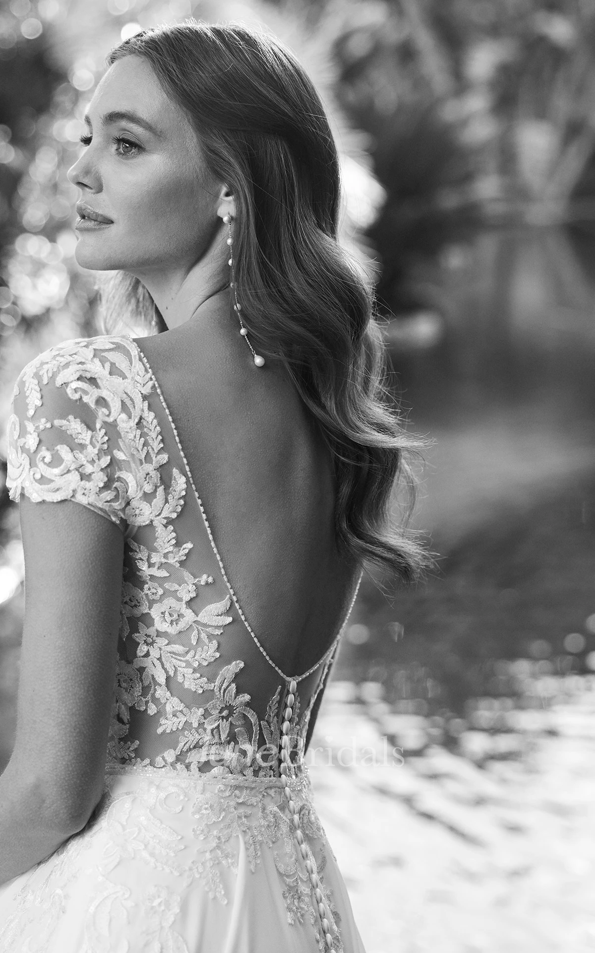 Bohemian Bateau Neckline Neckline A-Line Chiffon Wedding Dress Casual Sexy Western Romantic Adorable With Open Back And Appliques