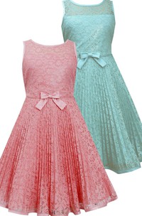 Sleeveless Lace Dress With Bow and Pleats