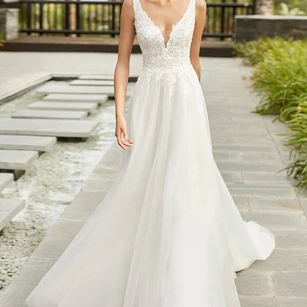 Sexy Sleeveless Plunging Neckline With Cathedral Train A-line Lace