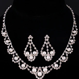 Elegant Bridal Rhinestone and Pearl Necklace and Earrings Jewelry Set