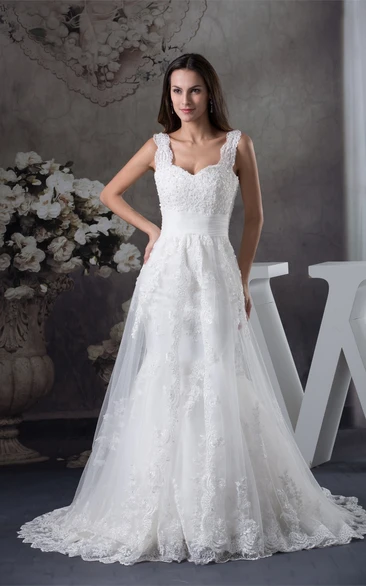Scoop-Neckline Sleeveless A-Line Lace Gown with Appliques Cinched Waistband