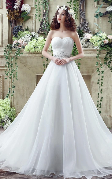 Chic White Sweetheart Beadings Wedding Dress Court Train Lace-up