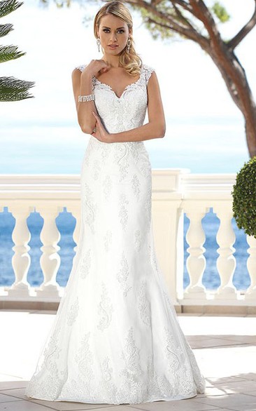 V-Neck Floor-Length Appliqued Lace Wedding Dress With Brush Train And Illusion