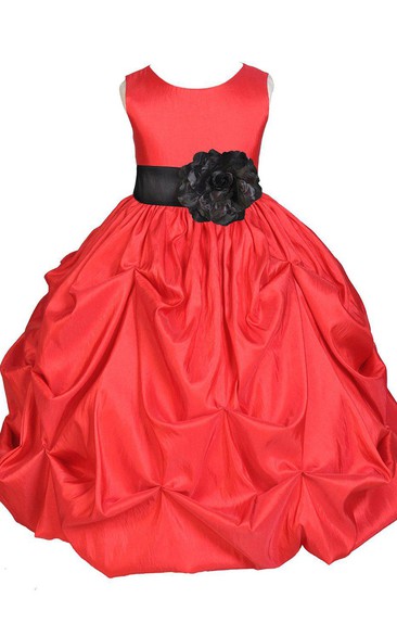 Sleeveless Ruffled A-line Dress With Bow and Flower