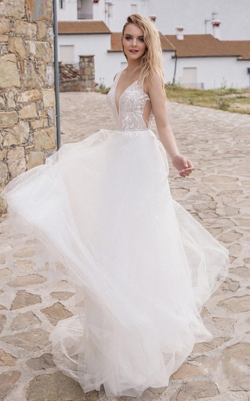 Sexy Sleeveless A-Line Tulle Wedding Dress With Plunging Neckline And Low-V Back