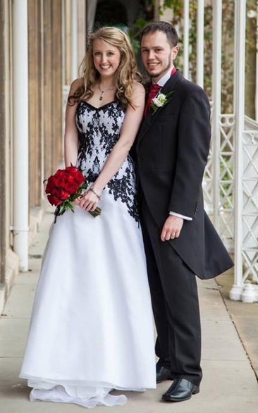 Vintage Modest Boho Black and White Wedding Dress Simple A-Line Lace Country Garden Bride Gown