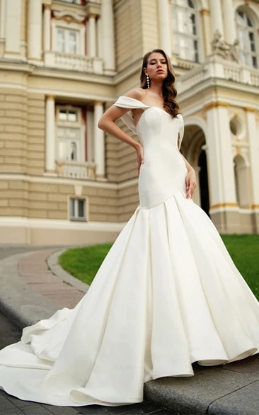 Mermaid Glamorous Off-the-shoulder Bridal Dress with Ruching