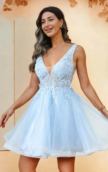 Ethereal Romantic A-Line V-neck Tulle Lace Appliques Homecoming Dress Sexy Adorable Knee-length Petite Sleeveless Prom Dress with Straps Deep-V Back