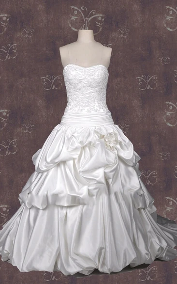 Ball Gown Strapped Lace Satin Weddig Dress With Beading