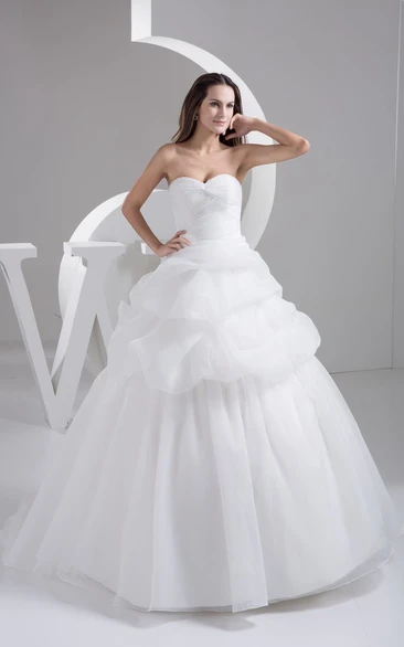 Sweetheart Ruched Tulle A-Line Dress With Pick-Up Design