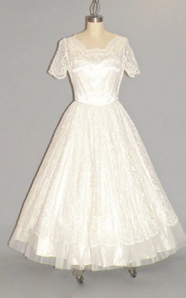 1950S Scalloped Neckline Short Sleeve Tulle and Lace Wedding Dress