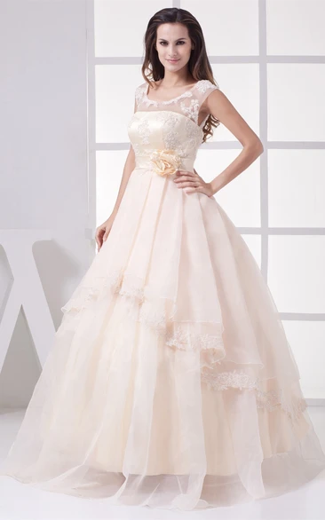 Sleeveless Scoop-Neckline Illusion Sweetheart Dress with Lace Appliques and Side Draping