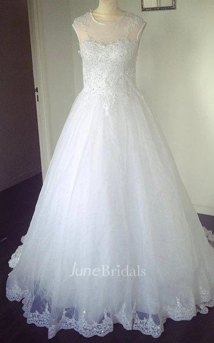 Jewel Neck Short Sleeve A-Line Tulle Wedding Dress With Lace Hem